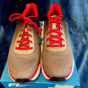 HOKA ONE ONE Elevon men’s black/racing red running shoe size 10